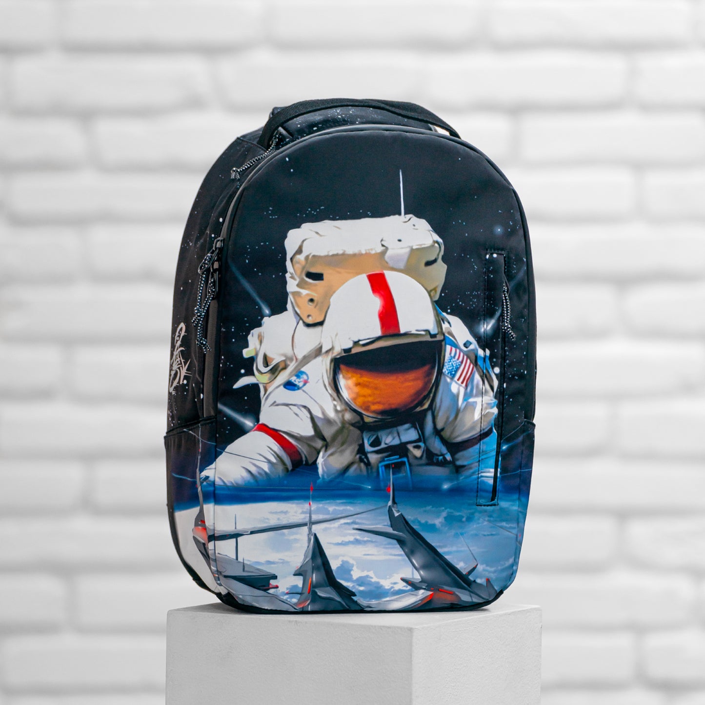 Backpack eARTh Cosmonaut