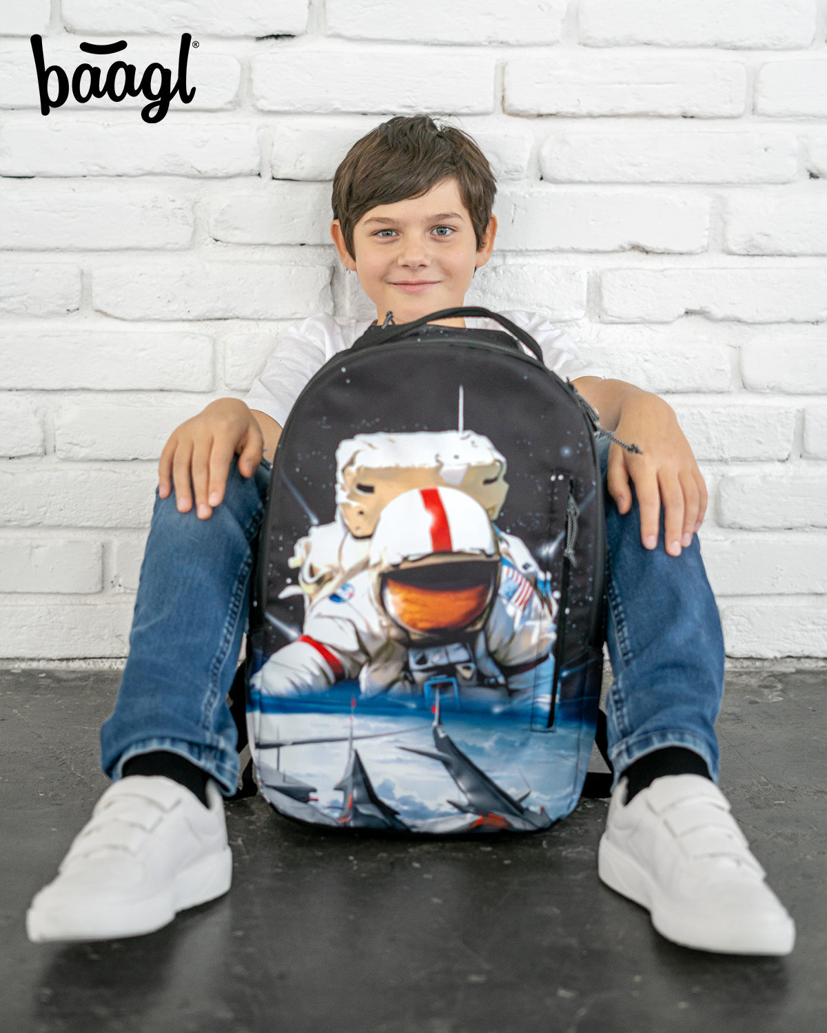 Backpack eARTh Cosmonaut