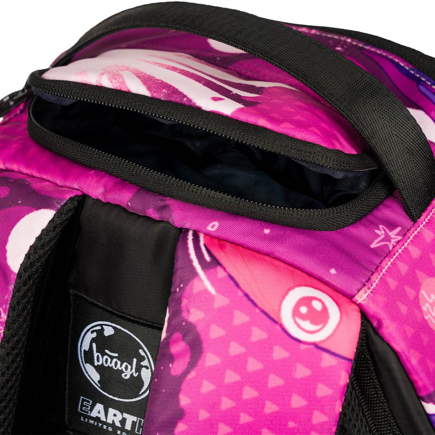 Backpack eARTh - Ufo by Mára Čmára